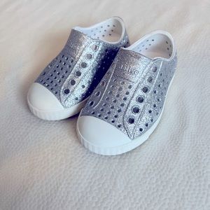 Toddler Native Sparkle Shoes! Size 5